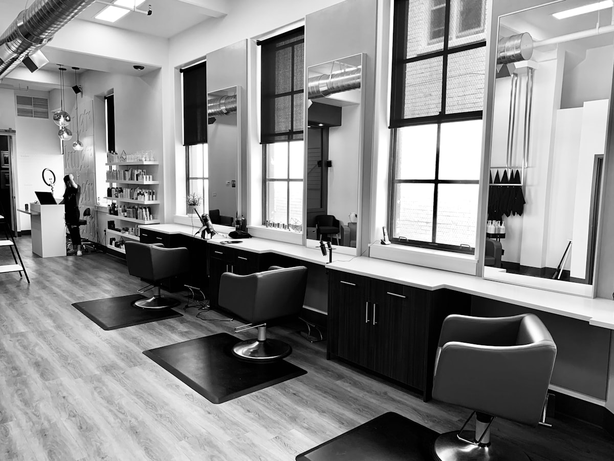 Salon 1012 Salon Atmosphere